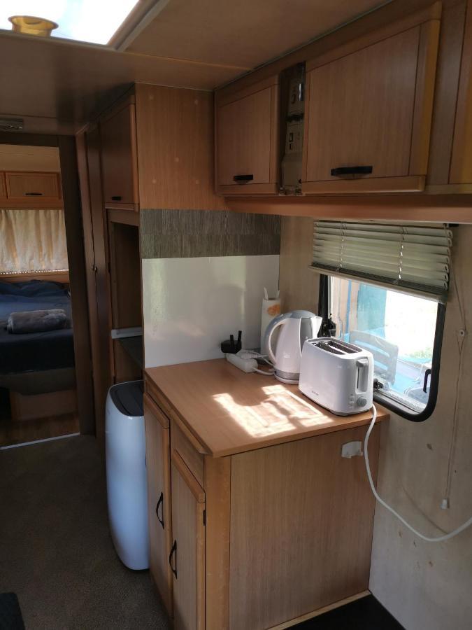 Large Camper In The Olive Grove Hotel บานโจเล ภายนอก รูปภาพ