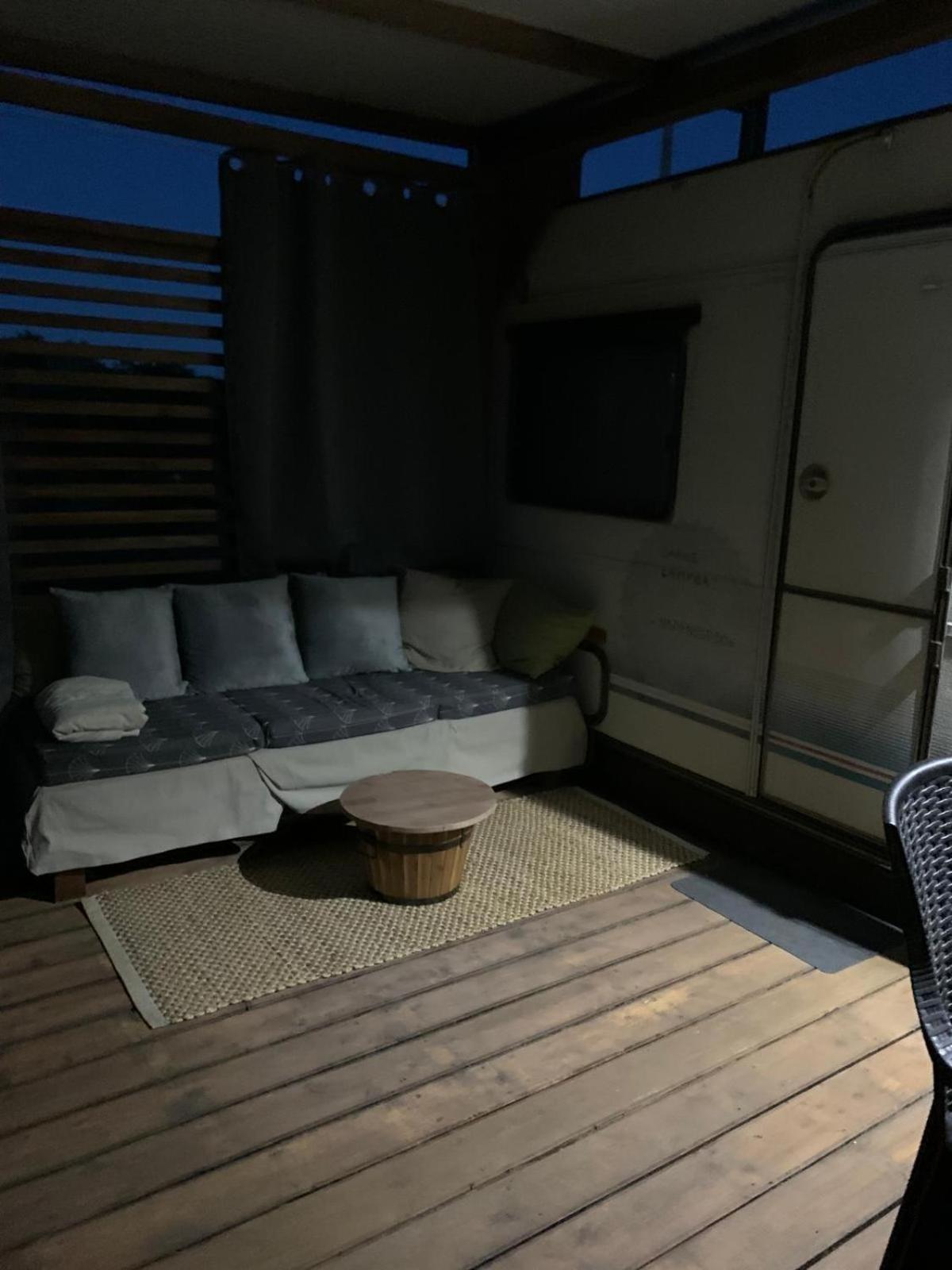 Large Camper In The Olive Grove Hotel บานโจเล ภายนอก รูปภาพ
