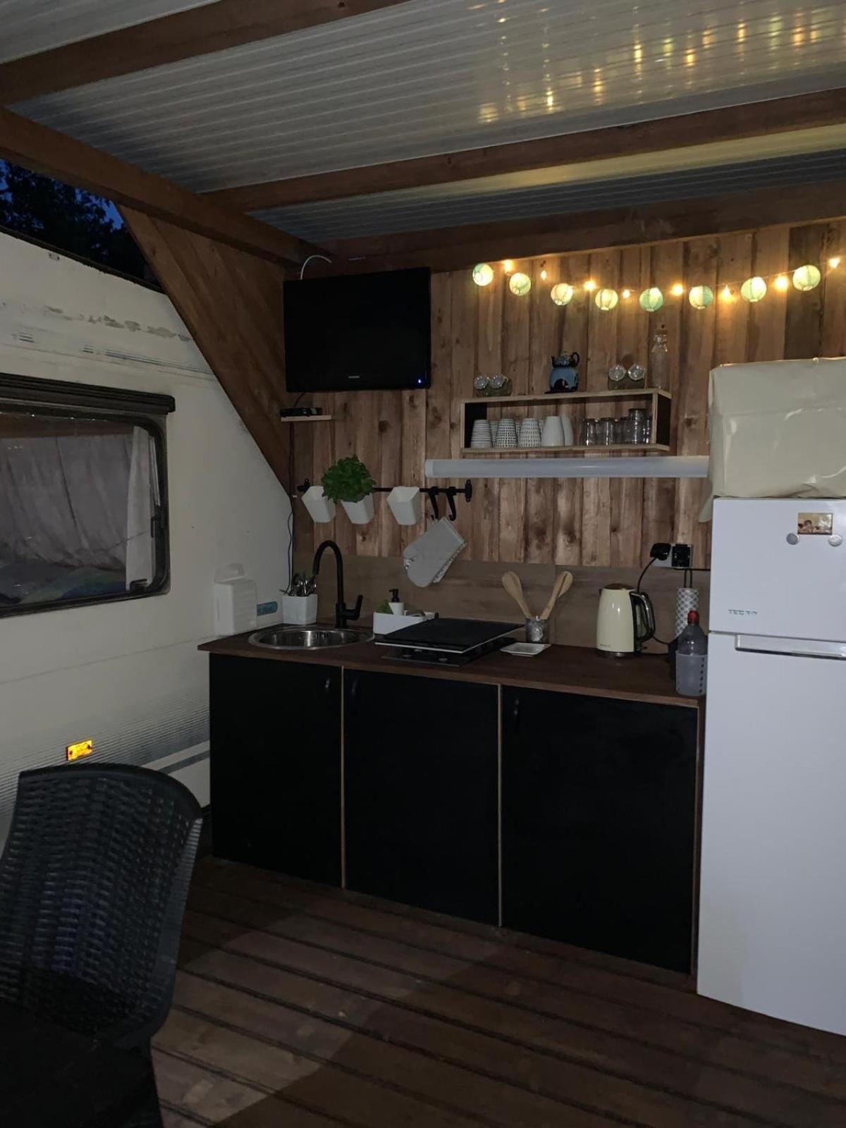 Large Camper In The Olive Grove Hotel บานโจเล ภายนอก รูปภาพ