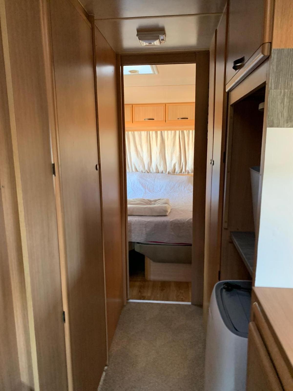 Large Camper In The Olive Grove Hotel บานโจเล ภายนอก รูปภาพ