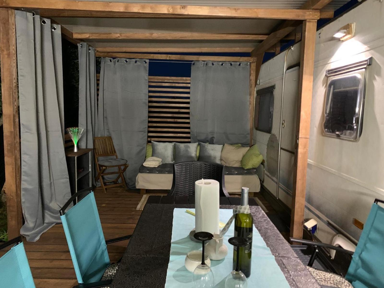 Large Camper In The Olive Grove Hotel บานโจเล ภายนอก รูปภาพ